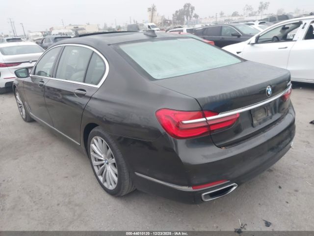 2016 BMW 740I WBA7E2C51GG504316 Photo 2