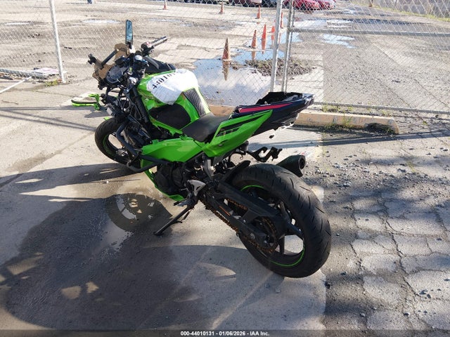 Kawasaki EX400 2023 JKAEXKH17PDAN1330 Image 3
