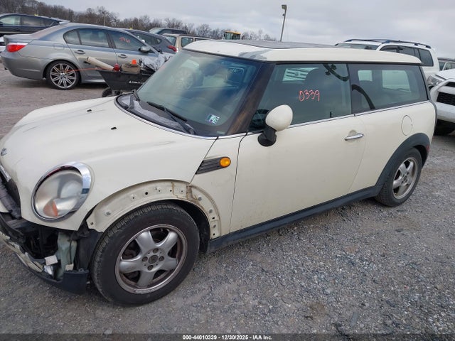 2008 MINI COOPER CLUBMAN WMWML33548TJ46586 Photo 1