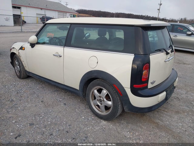 2008 MINI COOPER CLUBMAN WMWML33548TJ46586 Photo 2