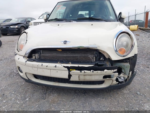 2008 MINI COOPER CLUBMAN WMWML33548TJ46586 Photo 5