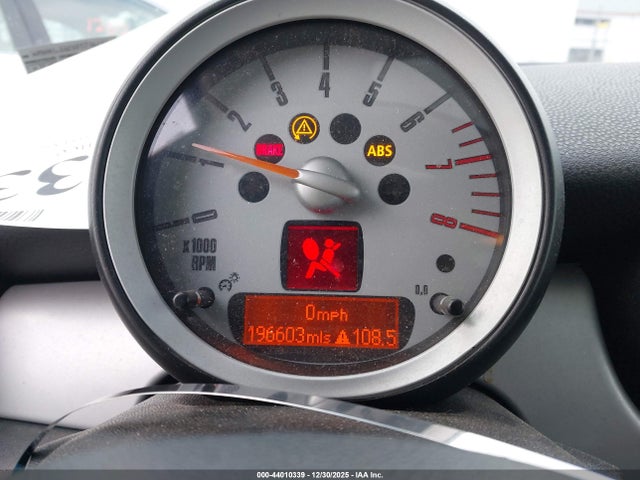 2008 MINI COOPER CLUBMAN WMWML33548TJ46586 Photo 6