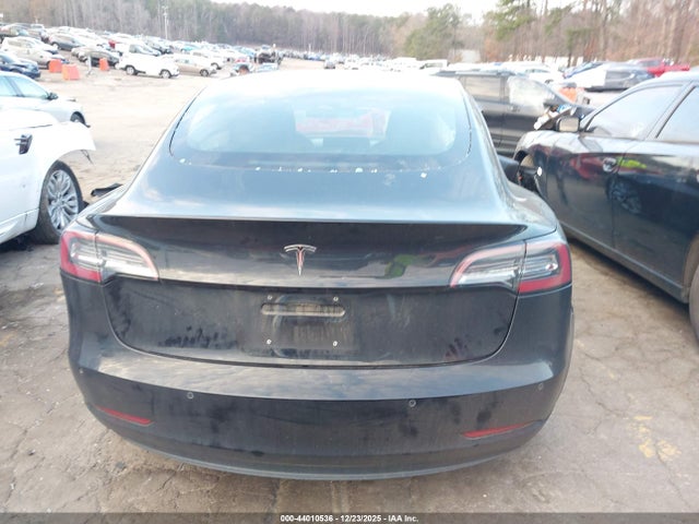 Tesla Model 3 Long Range/mid Range 2018 5YJ3E1EA0JF071126 Image 15