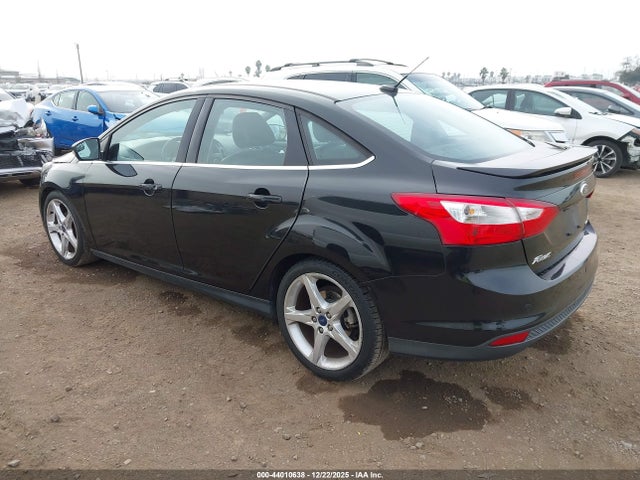 44010638 :رقم المزاد ، 1FADP3J27EL374518 vin ، 2014 Ford Focus Titanium مزاد بيع