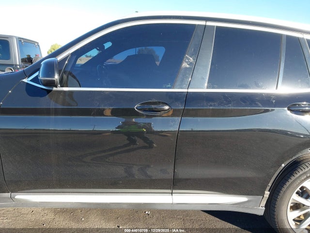 5UXTR7C58KLF31792 BMW X3 Sdrive30i