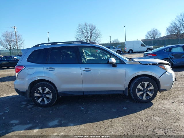 Subaru Forester 2.5i Premium 2017 JF2SJAGCXHH555662 Image 12