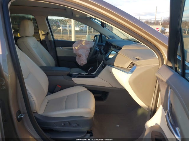2022 CADILLAC XT5 1GYKNDRS2NZ164157 Photo 4