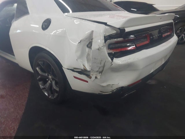 Dodge Challenger Sxt Plus 2018 2C3CDZAG8JH327779 Image 6
