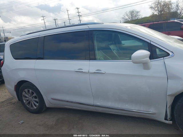 Chrysler Pacifica Touring L 2019 2C4RC1BG7KR608993 Image 13