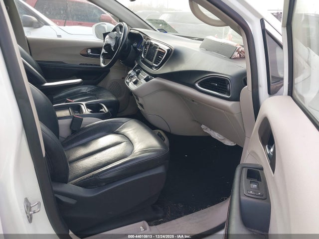 Chrysler Pacifica Touring L 2019 2C4RC1BG7KR608993 Image 5