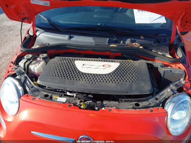 2017 FIAT 500E 3C3CFFGE8HT575773 Photo 9