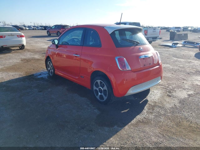 2017 FIAT 500E 3C3CFFGE8HT575773 Photo 2