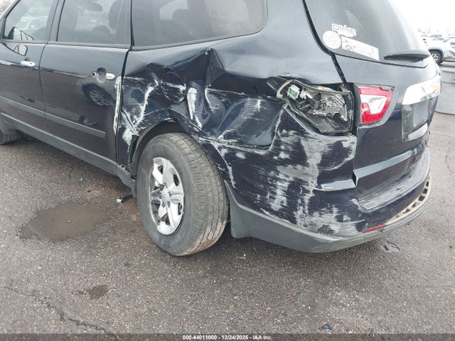 Chevrolet Traverse Ls 2015 1GNKRFED6FJ221982 Image 17