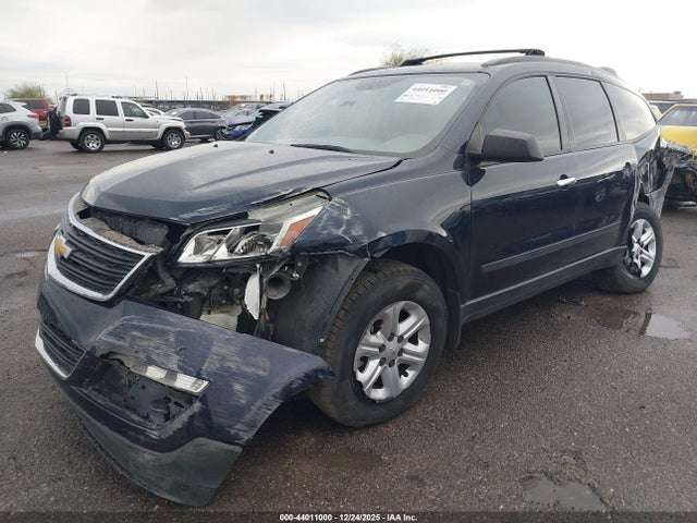 Chevrolet Traverse Ls 2015 1GNKRFED6FJ221982 Image 2