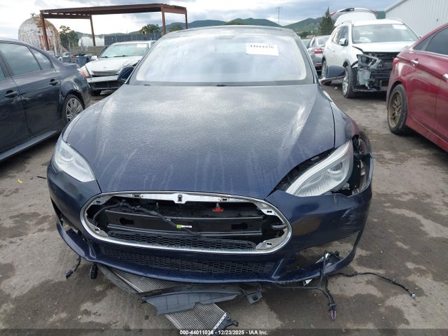 Tesla Model S P85 2014 5YJSA1H17EFP48892 Image 13