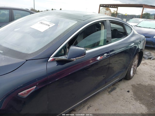 Tesla Model S P85 2014 5YJSA1H17EFP48892 Image 15