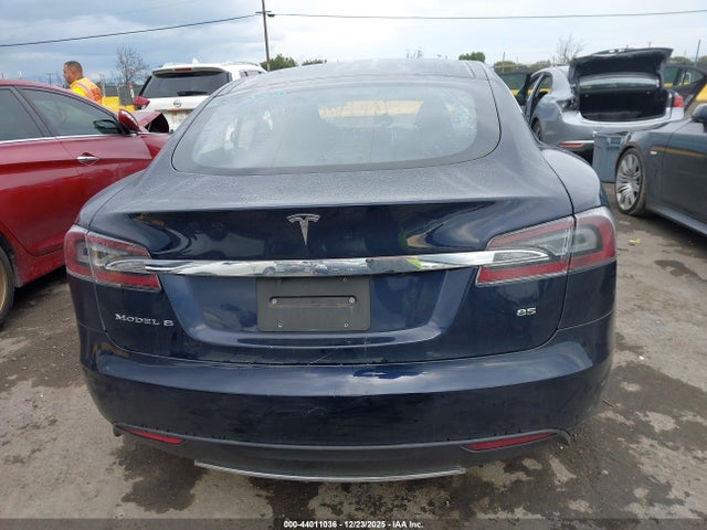 Tesla Model S P85 2014 5YJSA1H17EFP48892 Image 17