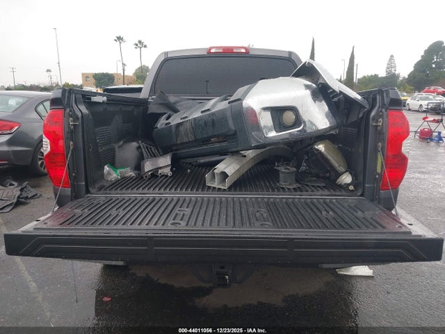 5TFEY5F13EX169701 Toyota Tundra Sr5 5.7l V8