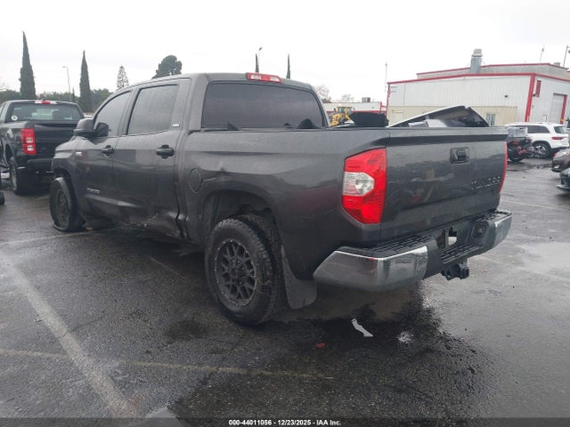 5TFEY5F13EX169701 Toyota Tundra Sr5 5.7l V8