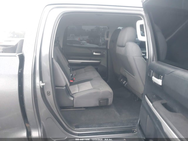 5TFEY5F13EX169701 Toyota Tundra Sr5 5.7l V8