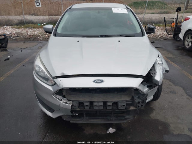 1FADP3F21JL205405 Ford FOCUS SE
