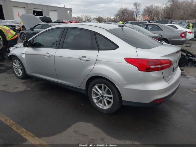 1FADP3F21JL205405 Ford FOCUS SE