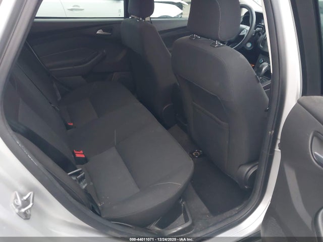 1FADP3F21JL205405 Ford FOCUS SE