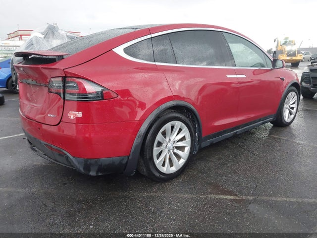 2017 TESLA MODEL X 5YJXCDE29HF060900 Photo 3