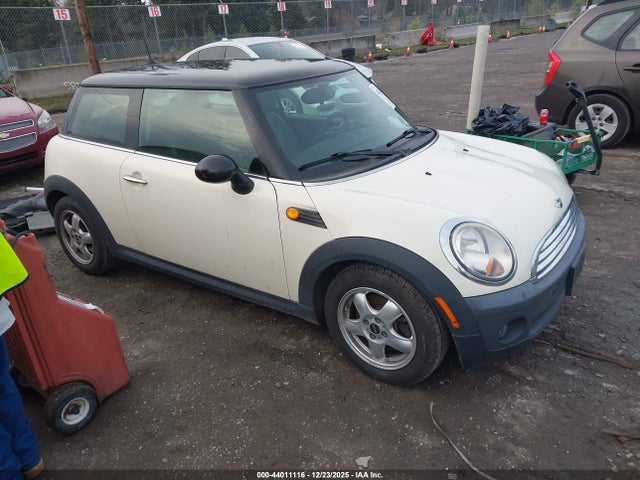 2010 MINI COOPER WMWMF3C52ATU77695 Photo 0
