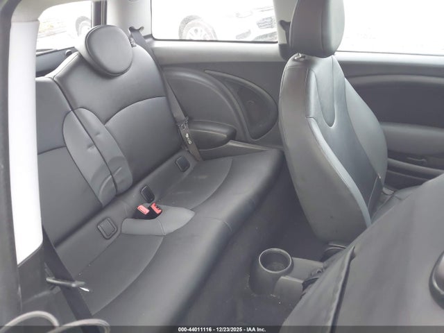 2010 MINI COOPER WMWMF3C52ATU77695 Photo 7