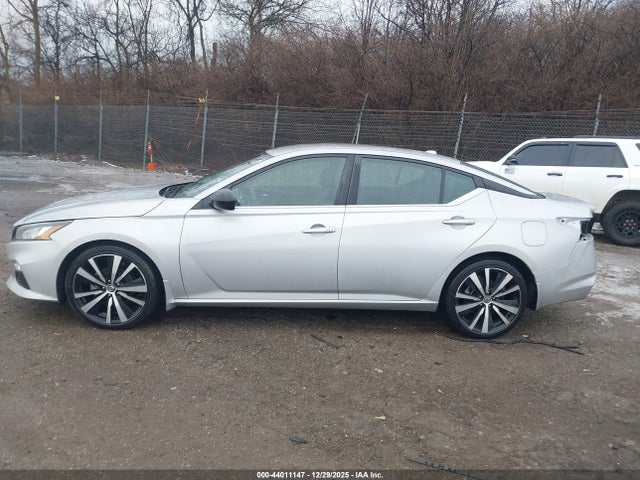 1N4BL4CV7NN386415 Nissan Altima Sr Fwd