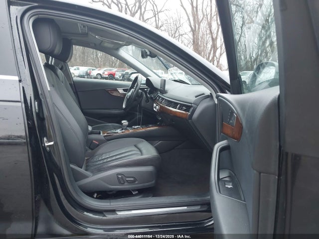 2019 AUDI A4 WAUGMAF42KN011345 Photo 4