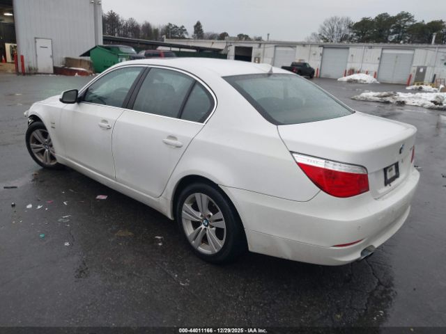 2010 BMW 528I WBANV1C5XAC388517 Photo 2