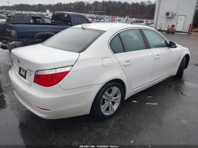 2010 BMW 528I WBANV1C5XAC388517 Photo 3