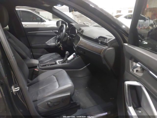 2019 AUDI Q3 WA1EECF39K1069660 Photo 4