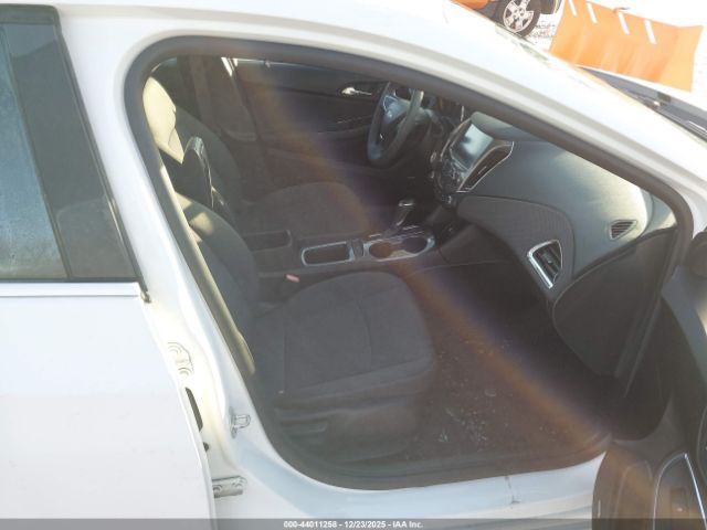 2017 CHEVROLET CRUZE 3G1BE5SM7HS567746 Photo 4