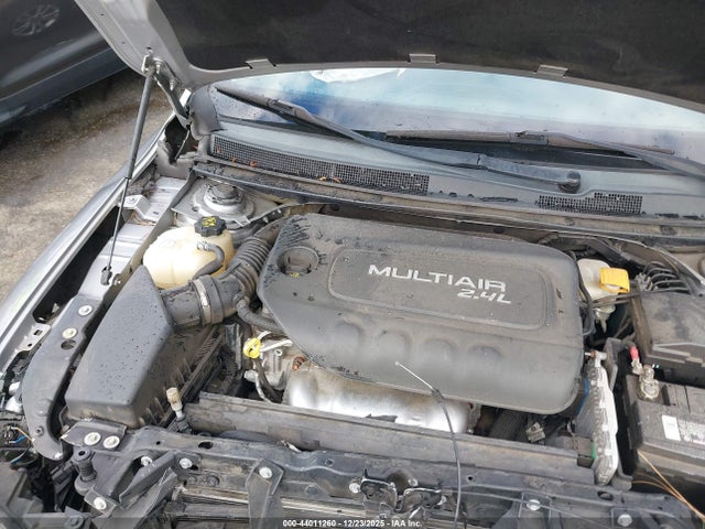 44011260 :رقم المزاد ، 1C3CCCAB7FN536823 vin ، 2015 Chrysler 200 Limited مزاد بيع