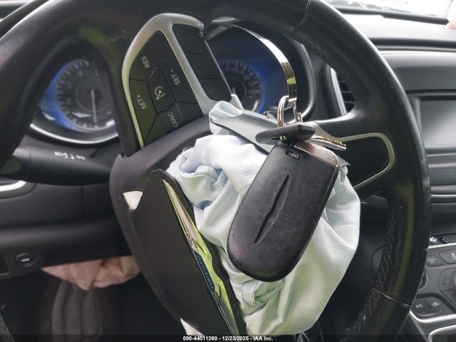 44011260 :رقم المزاد ، 1C3CCCAB7FN536823 vin ، 2015 Chrysler 200 Limited مزاد بيع
