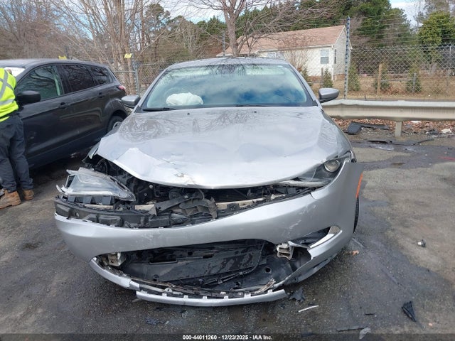 44011260 :رقم المزاد ، 1C3CCCAB7FN536823 vin ، 2015 Chrysler 200 Limited مزاد بيع