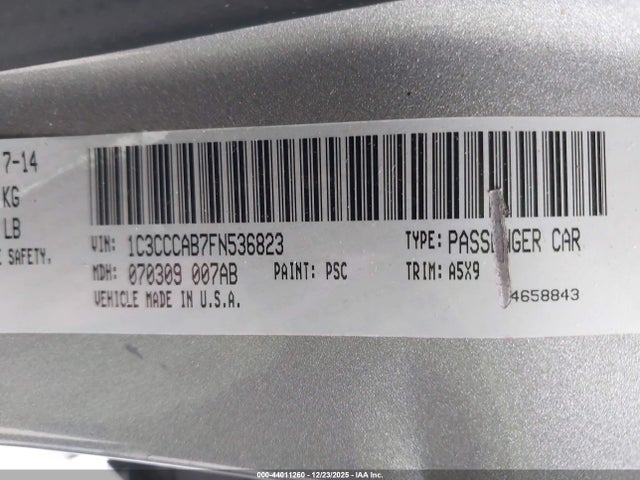 44011260 :رقم المزاد ، 1C3CCCAB7FN536823 vin ، 2015 Chrysler 200 Limited مزاد بيع