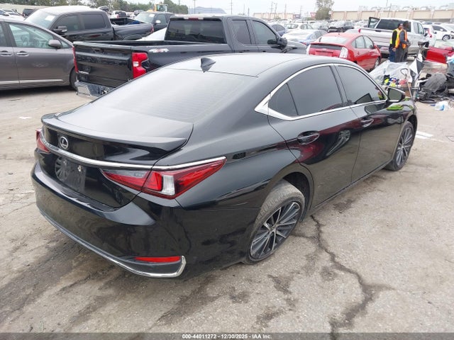 58ADA1C11RU038002 Lexus ES 300H