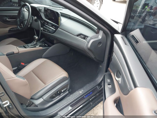58ADA1C11RU038002 Lexus ES 300H