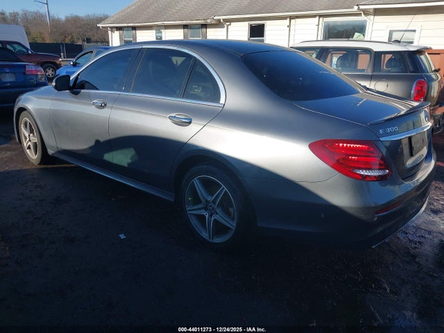 2017 Mercedes-benz E 300 მანქანა იყიდება აუქციონზე, vin: WDDZF4JB5HA230206, აუქციონის ნომერი: 44011273
