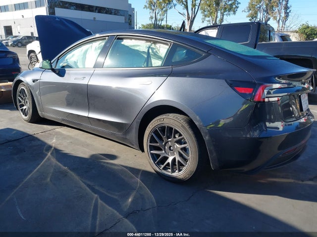 2025 TESLA MODEL 3 5YJ3E1EA7SF016819 Photo 2