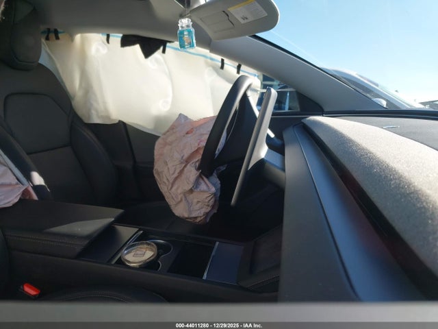 2025 TESLA MODEL 3 5YJ3E1EA7SF016819 Photo 4