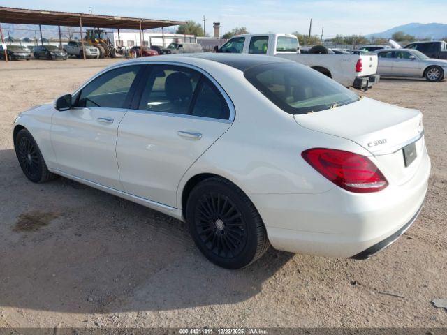 2015 MERCEDES-BENZ C 300 55SWF4KB6FU015318 Photo 2