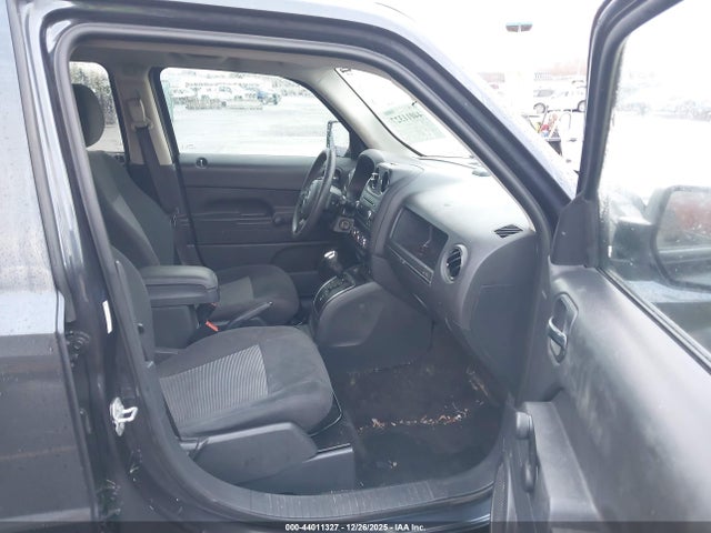 44011327 :رقم المزاد ، 1C4NJPBA1FD157314 vin ، 2015 Jeep Patriot Altitude Edition مزاد بيع