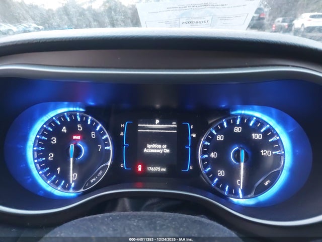 2019 Chrysler Pacifica L მანქანა იყიდება აუქციონზე, vin: 2C4RC1AG6KR644353, აუქციონის ნომერი: 44011353