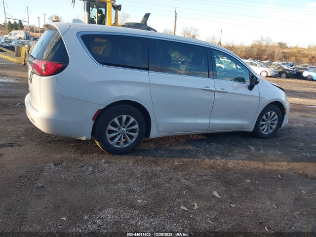 2C4RC1CG6JR275358 Chrysler Pacifica Lx