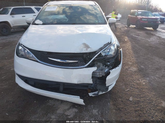2C4RC1CG6JR275358 Chrysler Pacifica Lx